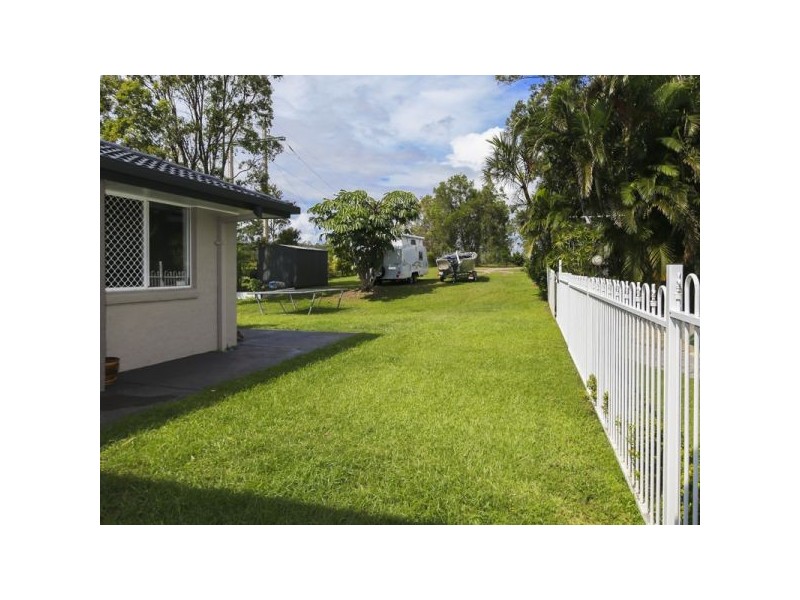 16 California Drive, Oxenford QLD 4210