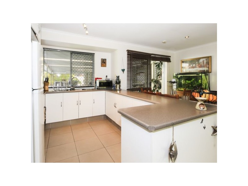 16 California Drive, Oxenford QLD 4210