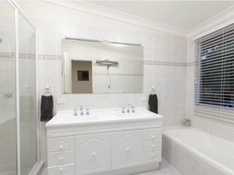 3 Pylara Crescent, Ferny Hills QLD 4055