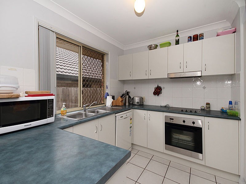 10 Robson Street, Forest Lake QLD 4078