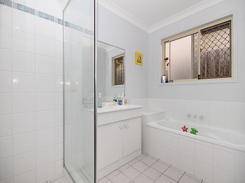 10 Robson Street, Forest Lake QLD 4078