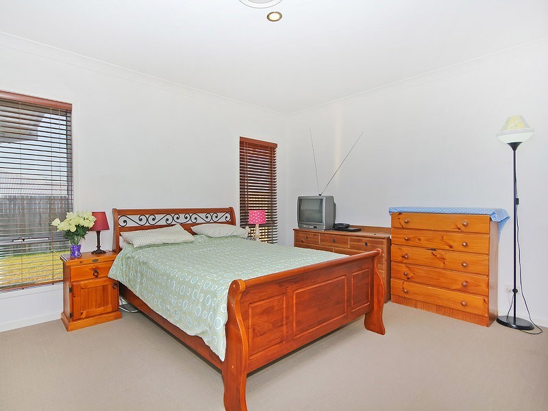 6 Damson Street, Heathwood QLD 4110