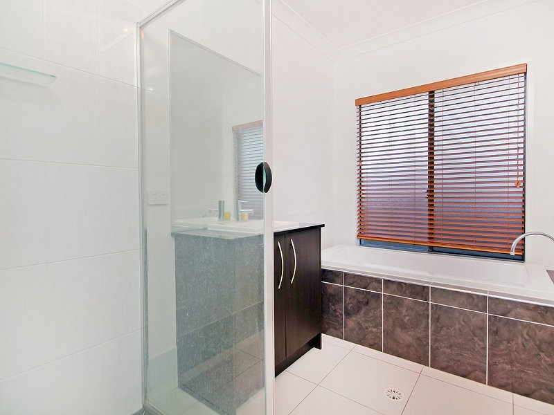 6 Damson Street, Heathwood QLD 4110