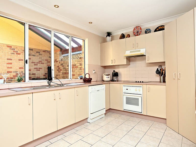 24 Evergreen Place, Forest Lake QLD 4078