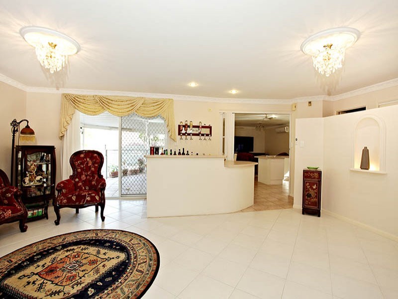 18 Cambridge Crescent, Forest Lake QLD 4078