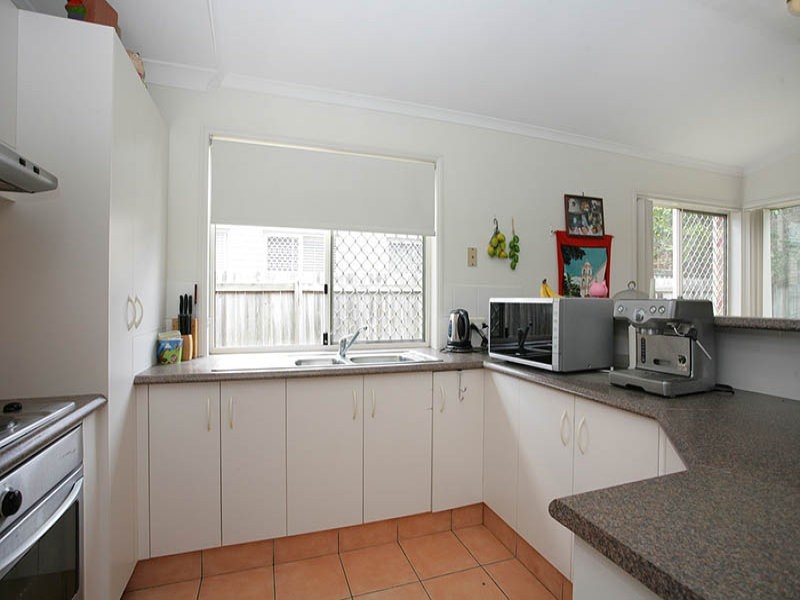 17 Columbus Place, Forest Lake QLD 4078