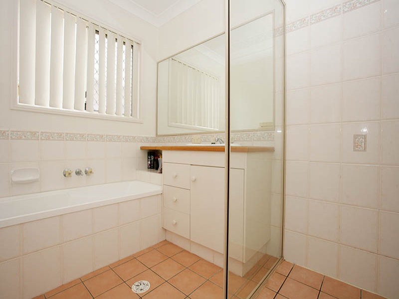 17 Columbus Place, Forest Lake QLD 4078