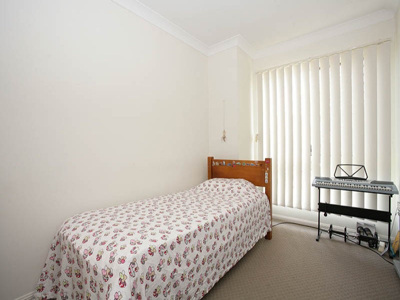 17 Columbus Place, Forest Lake QLD 4078