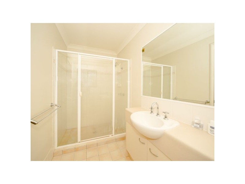 2/86 Kincaid Drive, Highland Park QLD 4211