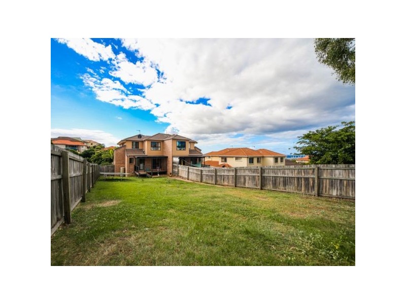 2/86 Kincaid Drive, Highland Park QLD 4211