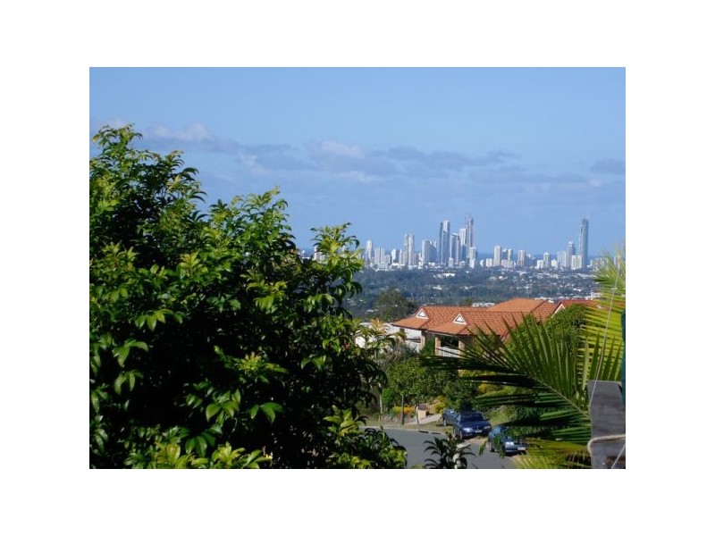 2/86 Kincaid Drive, Highland Park QLD 4211