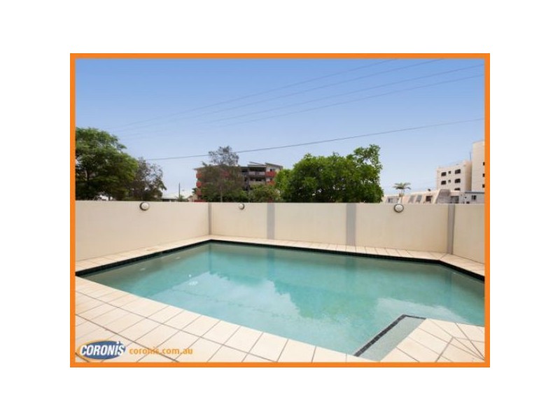 4/11 Dix, Redcliffe QLD 4020