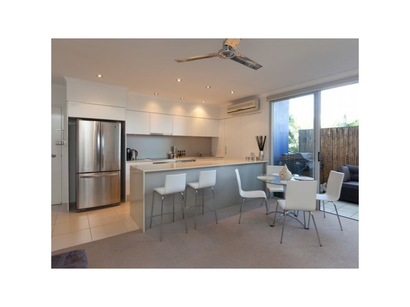 202/18 Richmond Road, Morningside QLD 4170