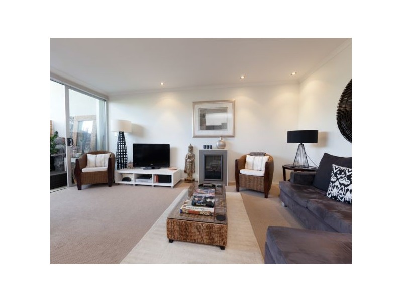 202/18 Richmond Road, Morningside QLD 4170