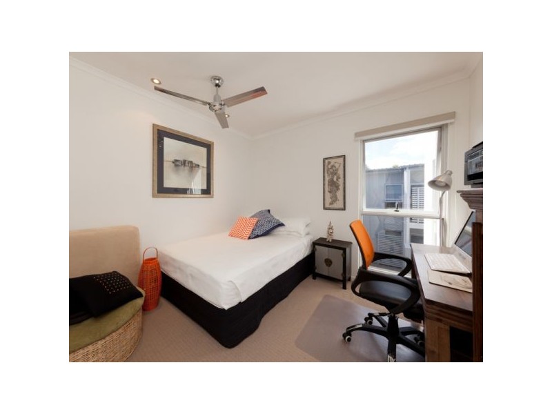 202/18 Richmond Road, Morningside QLD 4170
