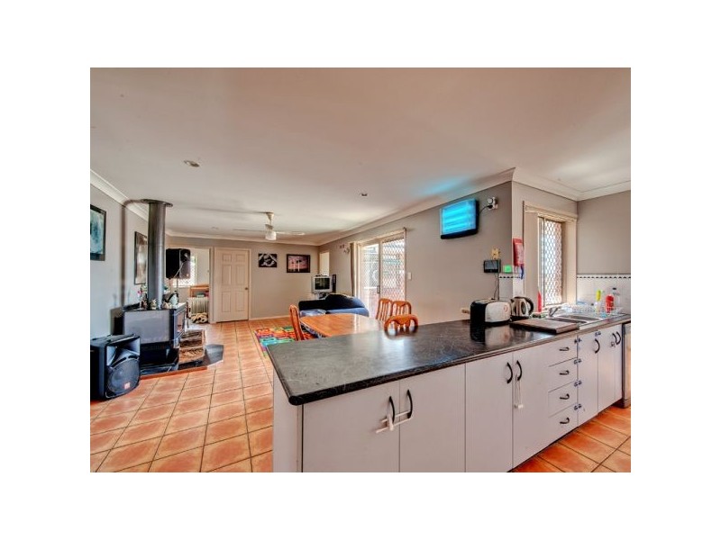 72 Overland Drive, Edens Landing QLD 4207