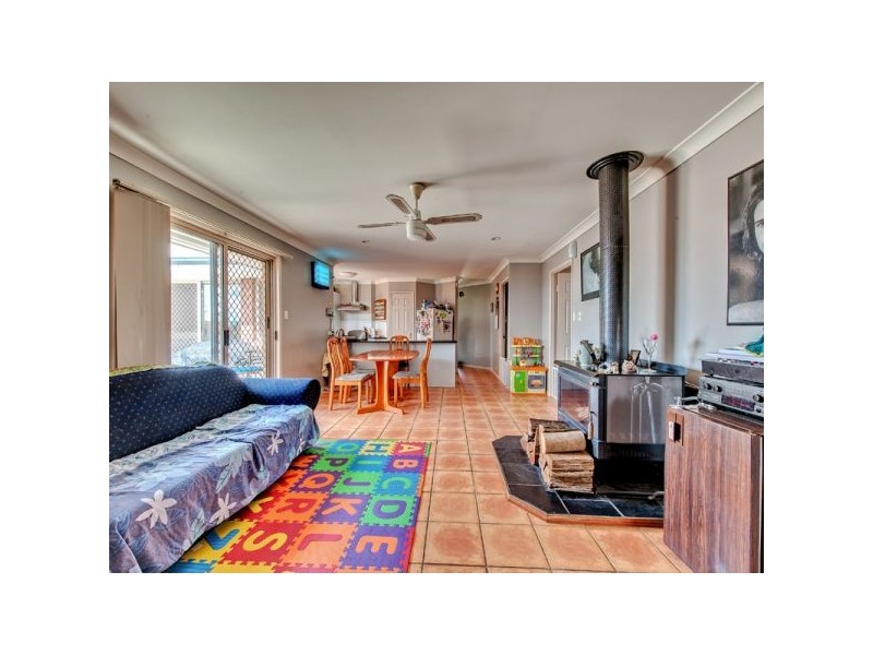 72 Overland Drive, Edens Landing QLD 4207