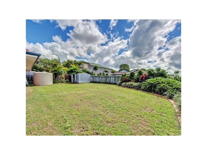 72 Overland Drive, Edens Landing QLD 4207