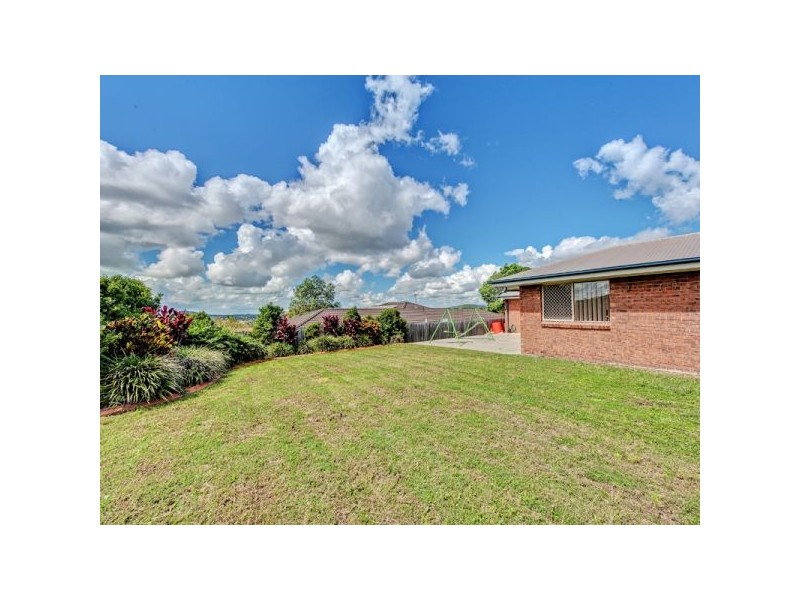 72 Overland Drive, Edens Landing QLD 4207
