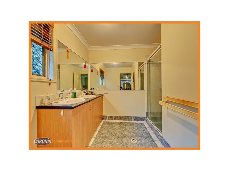 9 Booloumba Crescent, Forest Lake QLD 4078