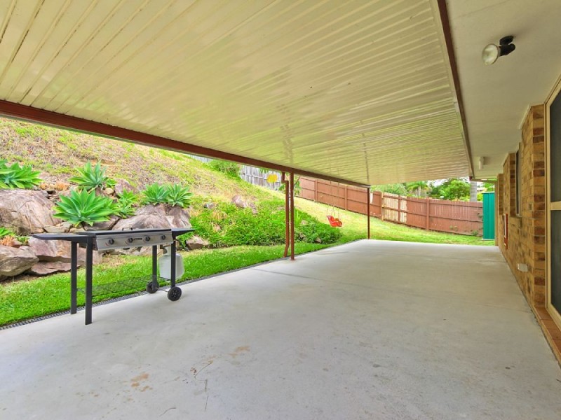 102 Explorers Way, Highland Park QLD 4211