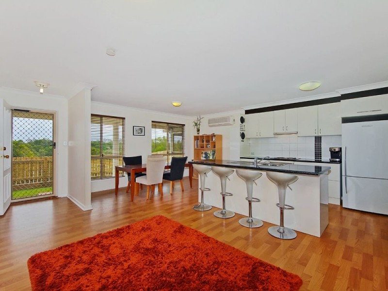 102 Explorers Way, Highland Park QLD 4211