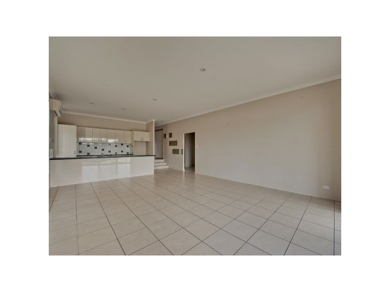 4 Treeview Lane, Springfield Lakes QLD 4300