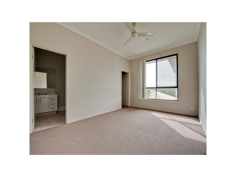 4 Treeview Lane, Springfield Lakes QLD 4300