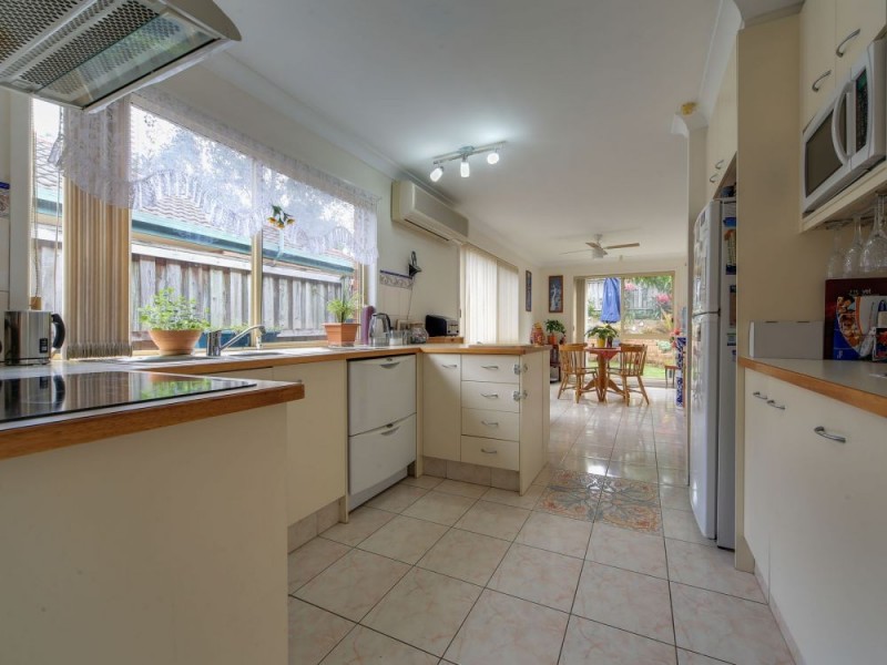 6 Plimsoll Place, Helensvale QLD 4212