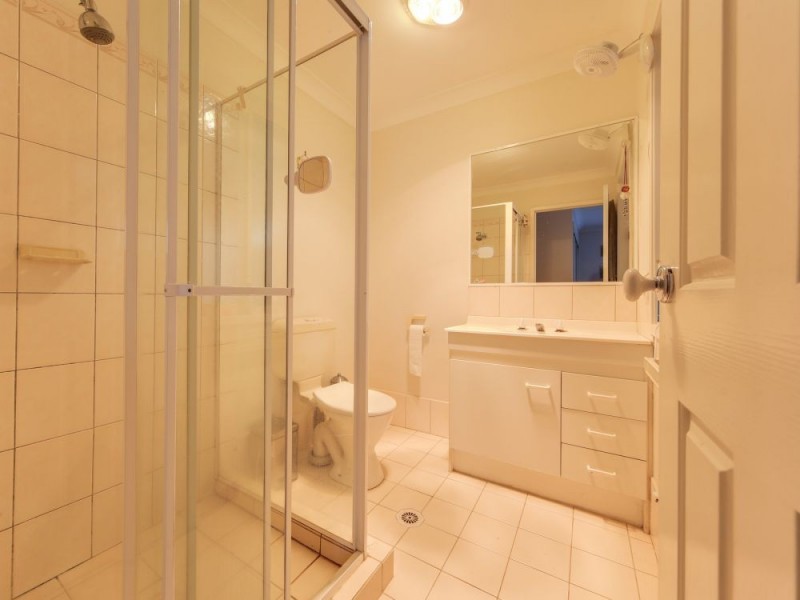 6 Plimsoll Place, Helensvale QLD 4212