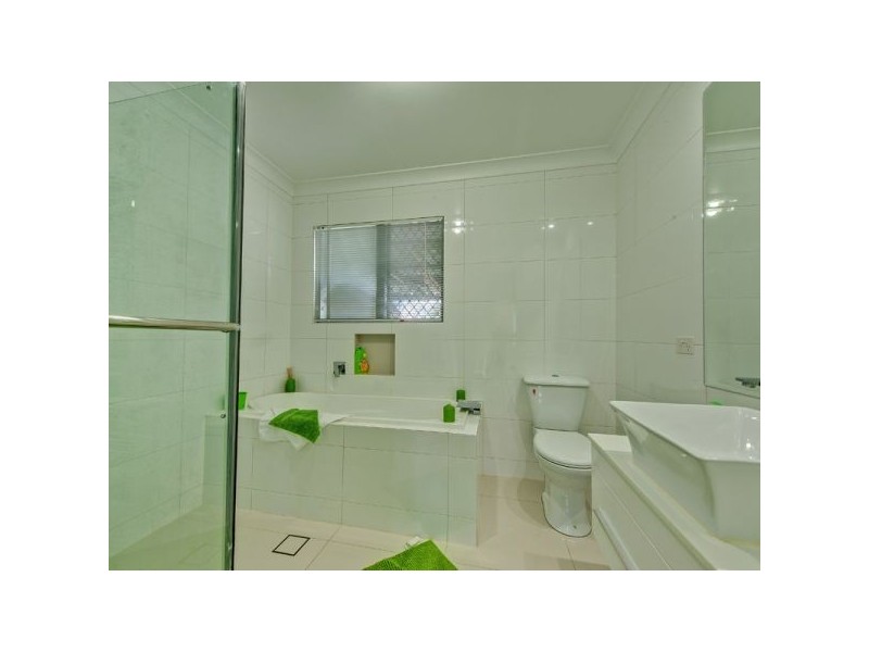 156 Middle Road, Boronia Heights QLD 4124