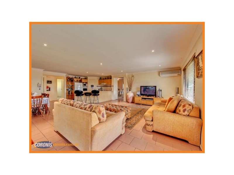 6 Cheltenham Place, Forest Lake QLD 4078