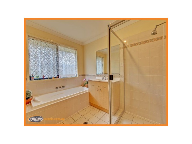 6 Cheltenham Place, Forest Lake QLD 4078