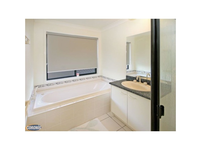 53 Kirri Avenue, Petrie QLD 4502