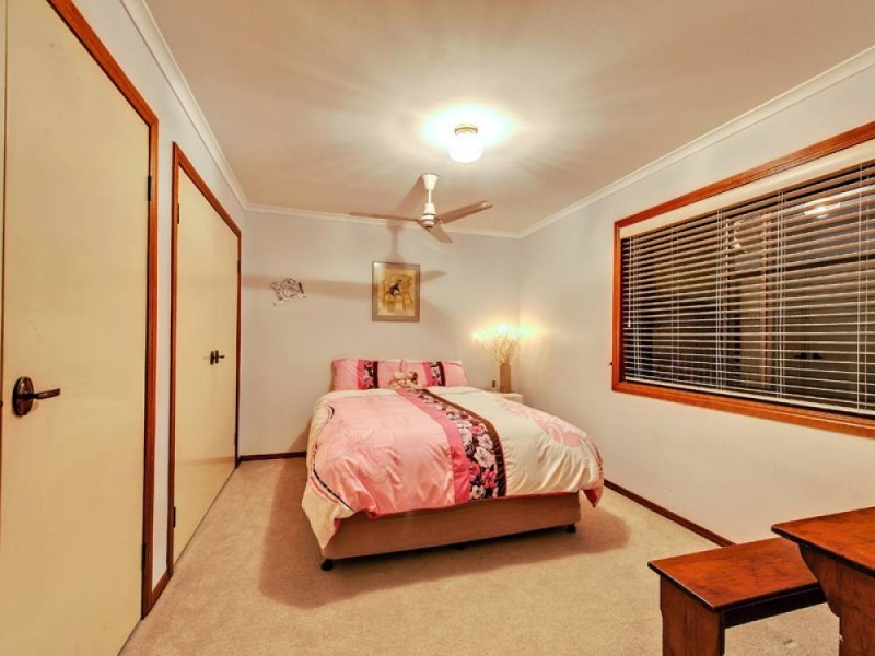 162 Castile Cr, Edens Landing QLD 4207