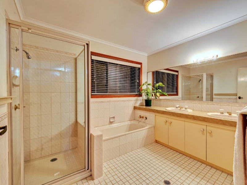 162 Castile Cr, Edens Landing QLD 4207