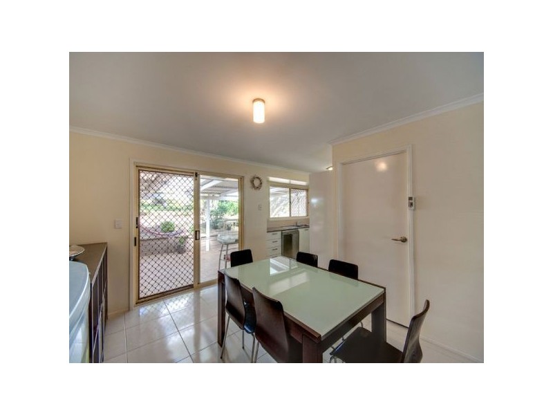 18 Parkside Dr, Kallangur QLD 4503