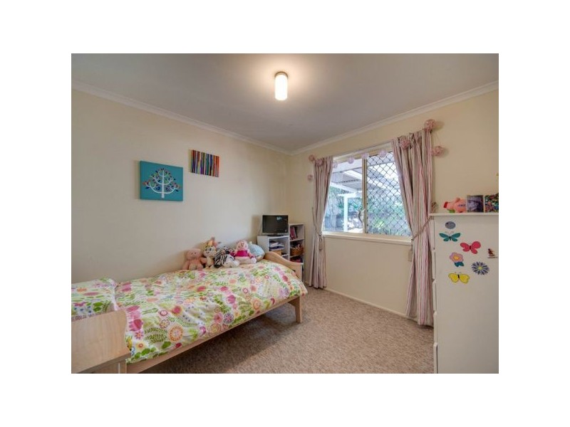 18 Parkside Dr, Kallangur QLD 4503