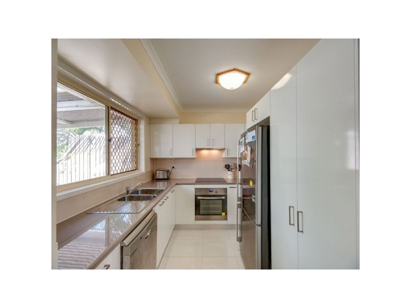 18 Parkside Dr, Kallangur QLD 4503