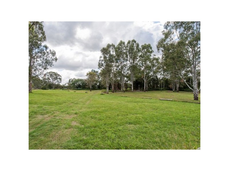 16 Wharf Street, Waterford West QLD 4133