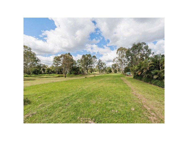 16 Wharf Street, Waterford West QLD 4133