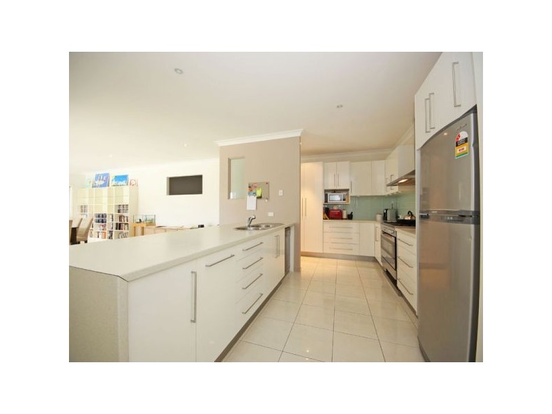 21 Tributary Court, Eatons Hill QLD 4037