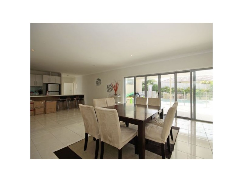 21 Tributary Court, Eatons Hill QLD 4037