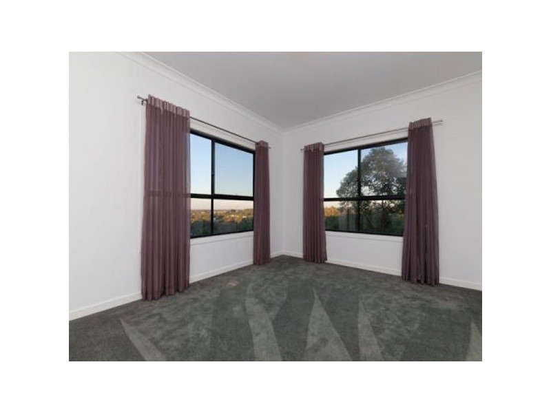 1 Colin Place, Cashmere QLD 4500