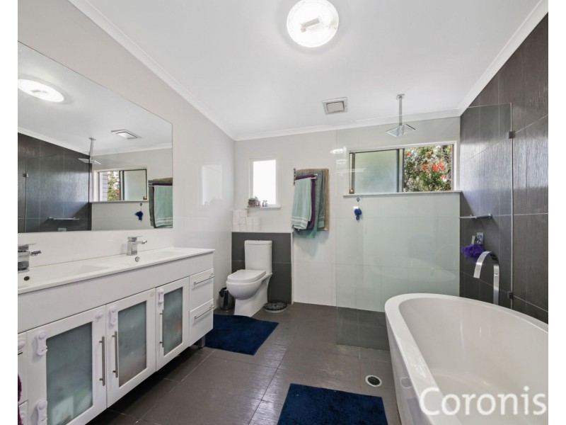 12 Grove Avenue, Arana Hills QLD 4054