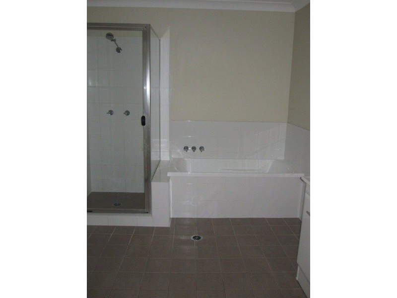 2/1 Schipper Street, Caboolture QLD 4510