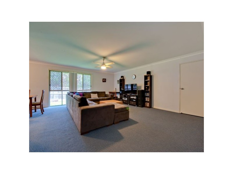 31 Emma Place, Springfield Lakes QLD 4300
