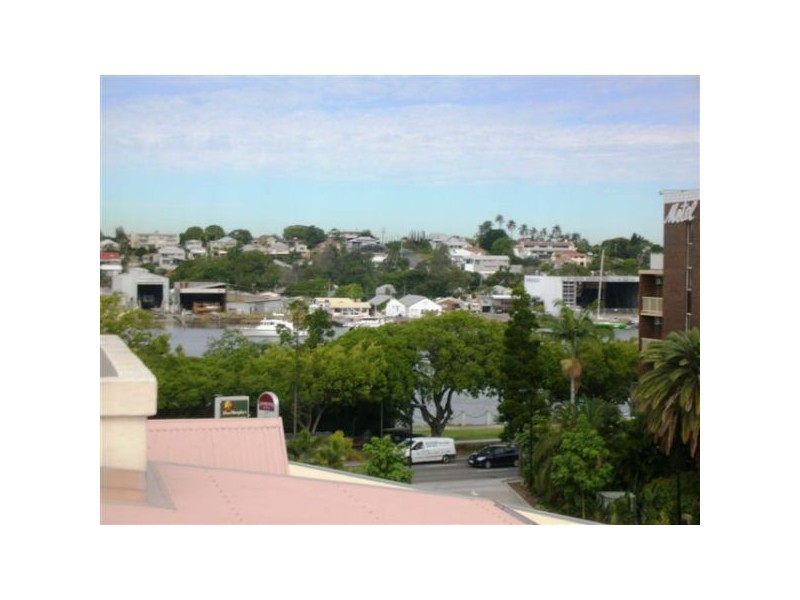 8/41 Rossiter Parade, Hamilton QLD 4007