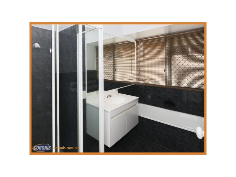17 Cook Close, Southport QLD 4215
