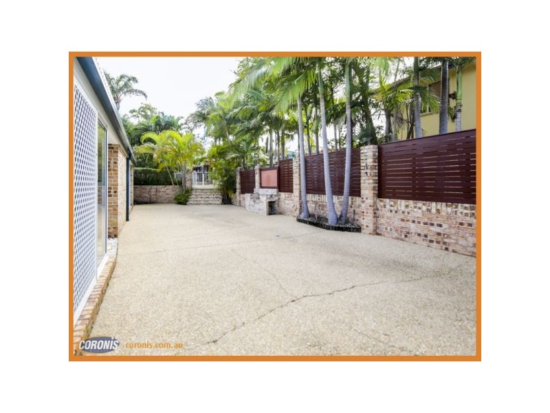 17 Cook Close, Southport QLD 4215